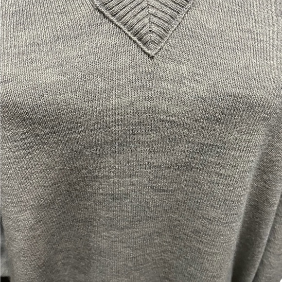 White Ram Moulaine Gray Heathered VNeck Pullover-30% Wool -Size XL - Picture 2 of 10